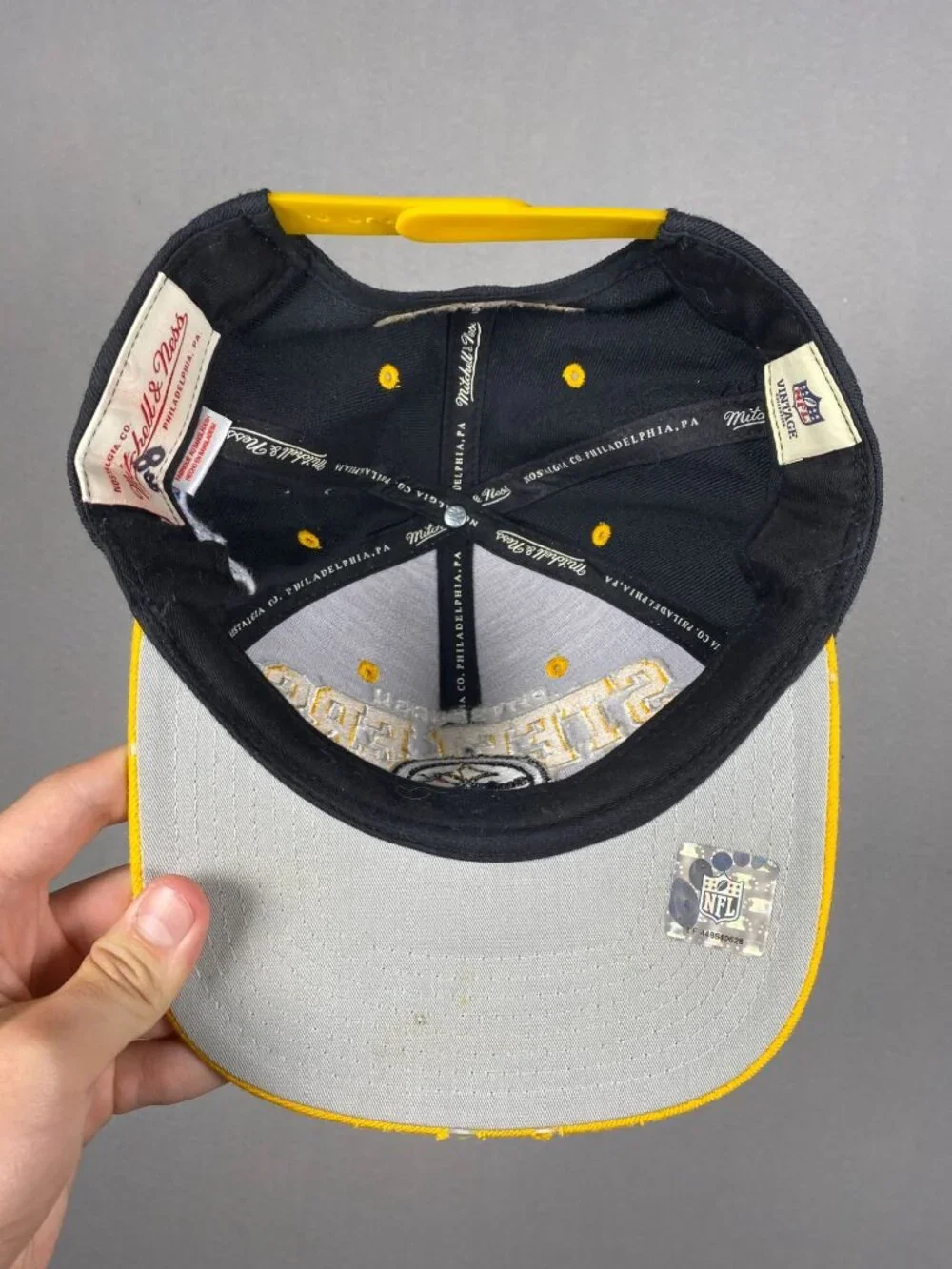 Pittsburgh Steelers NFL Vintage Snapback Hat Mitchell & Ness Black Embroidered